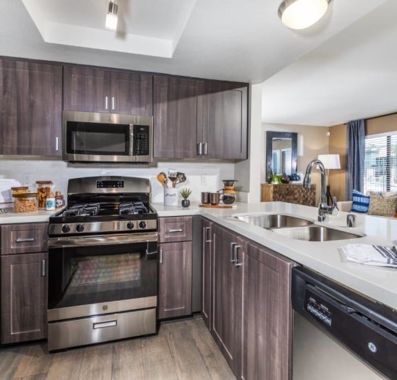 Hensley Corona Pointe Apartments in Corona, CA